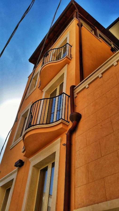 Le Chevalier Hotel